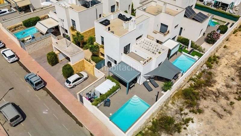 Foto 454ea0dd-d875-4aa6-9315-2b06ab1b2463. Casa amb piscina a Rojales