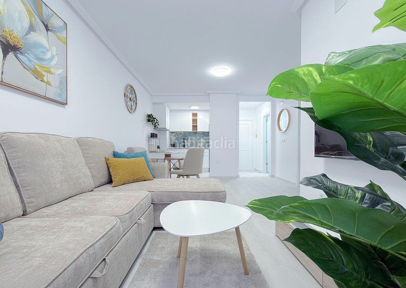 Foto 6bf80c0b-0550-4086-bc7c-6d06c0abf16d. Apartament amb piscina a Antonio Machado Torrevieja