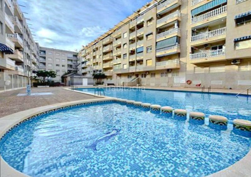 Foto d6fa59b6-4490-4721-9df5-b6a9f4f643a0. Apartament amb piscina a Antonio Machado Torrevieja