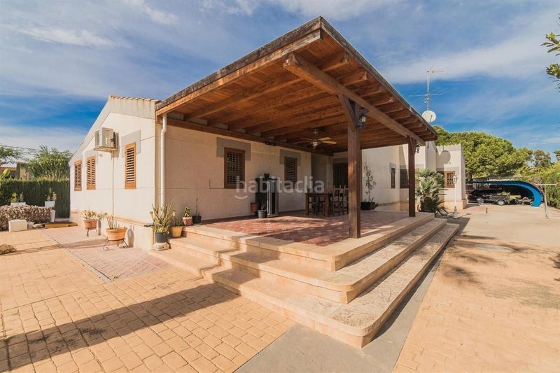 Foto 3bab4923-8918-4c2f-bcb5-4cec805cdd79. Casa con piscina in Sector V Elche / Elx