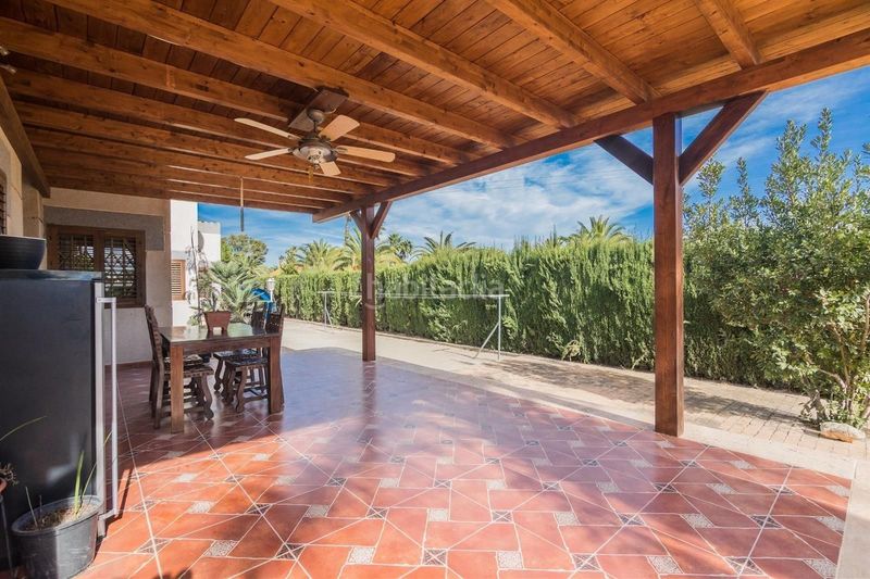 Foto 9d3f9fad-6199-4caf-9758-23dbf0486420. Casa con piscina in Sector V Elche / Elx