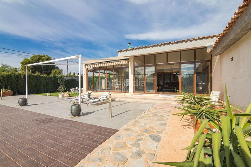 Foto bdb544e7-694b-487e-b26d-dca05eaebd12. Casa con piscina in Sector V Elche / Elx
