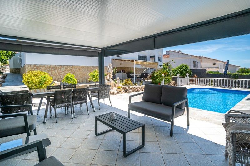 Foto cdba376f-5337-4c47-9a9d-7a88d59cc3f1. Casa amb calefacció a San Fulgencio