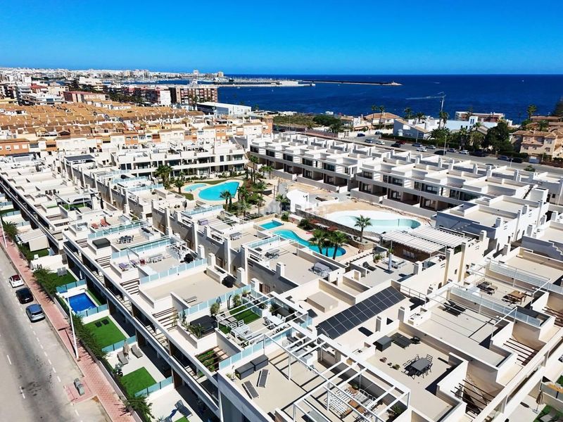 Foto b973d2a8-4b51-4797-aed0-90cb33b9ef50. Casa a La Veleta Torrevieja