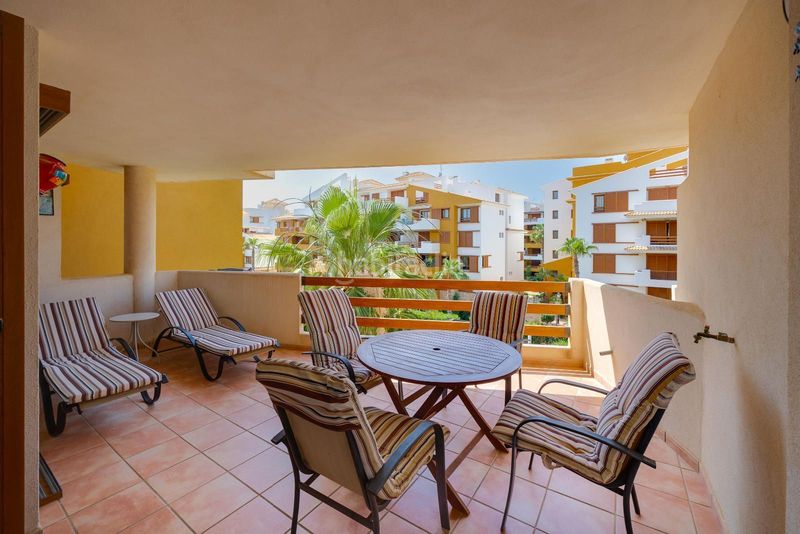 Foto e786ceaa-1fb8-4f52-9d48-4419b542bfc9. Apartament amb piscina a Punta Prima Torrevieja