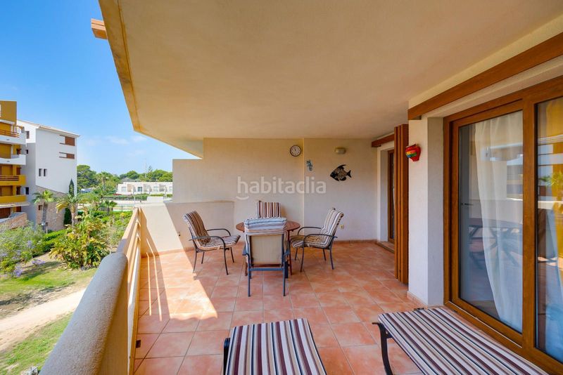 Foto ee5cd88f-b677-4481-bd86-1b3f734d6f32. Apartament amb piscina a Punta Prima Torrevieja
