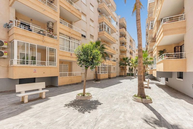Foto a8893d32-a151-4e5a-9b1d-78592f4b76e2. Àtic amb piscina a Antonio Machado Torrevieja