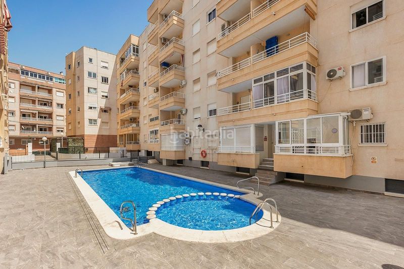 Foto f627bf62-e7da-467c-94b3-da7a5509236b. Àtic amb piscina a Antonio Machado Torrevieja