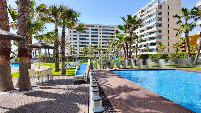 Foto b3b9a88b-a572-4f28-8019-f65972ff75bd. Apartament a Punta Prima Torrevieja