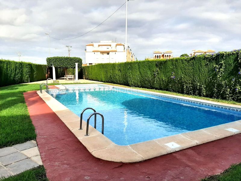 Foto 9731ac2f-695b-4699-ab1f-ba031da3488b. Casa adosada en Playa Flamenca Orihuela