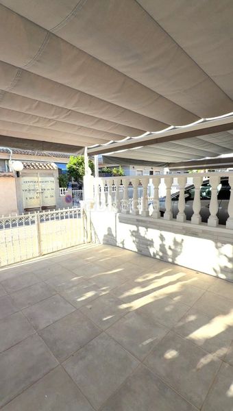 Foto c5a933b6-727b-4550-aa04-711277ddf40a. Casa adosada en Playa Flamenca Orihuela