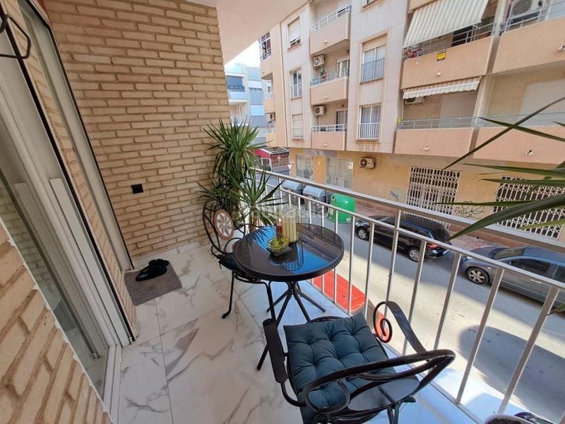 Foto efc2917f-8574-4c9a-8edf-ddbe71559435. Apartament a Las Piscinas Naturales Torrevieja