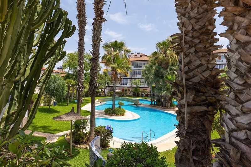 Foto 11a0c865-9e42-4f2f-bb3d-050ac84808f6. Casa adossada amb piscina a Cañada del Molino Torrevieja