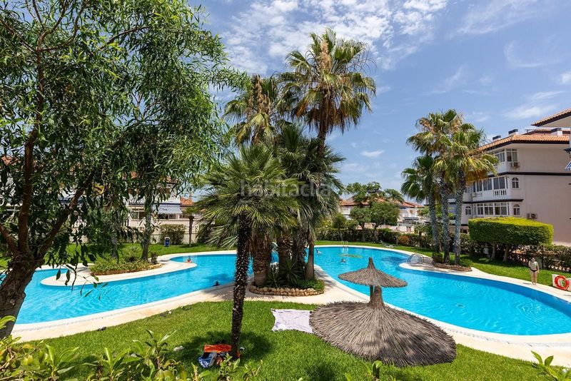 Foto a864f9ab-aab0-41cd-b330-42e4bad95476. Casa adossada amb piscina a Cañada del Molino Torrevieja