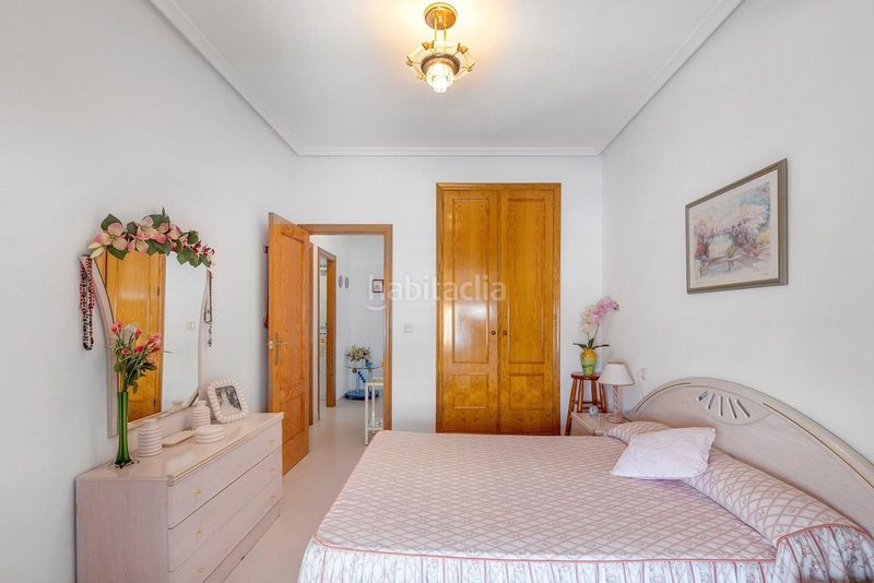 Foto f8f6a582-395c-48c8-a953-c82730fb1ed1. Casa adossada amb piscina a Cañada del Molino Torrevieja