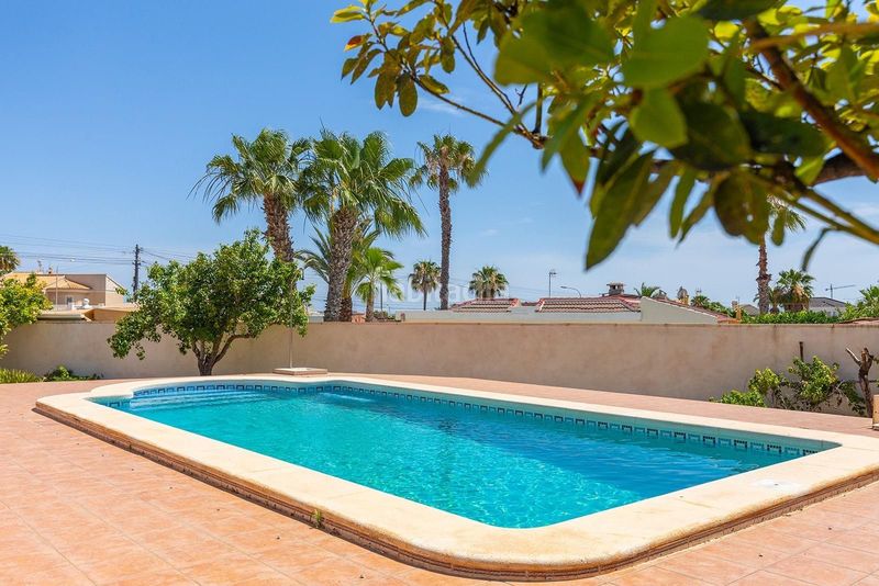 Foto 5f6291e7-07dc-4219-aa64-811ac2b70bcc. Casa amb piscina a Centro de la Ciudad Quesada Rojales