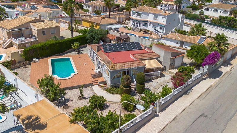Foto f395043b-172c-4502-82c4-f67236759adb. Casa amb piscina a Centro de la Ciudad Quesada Rojales