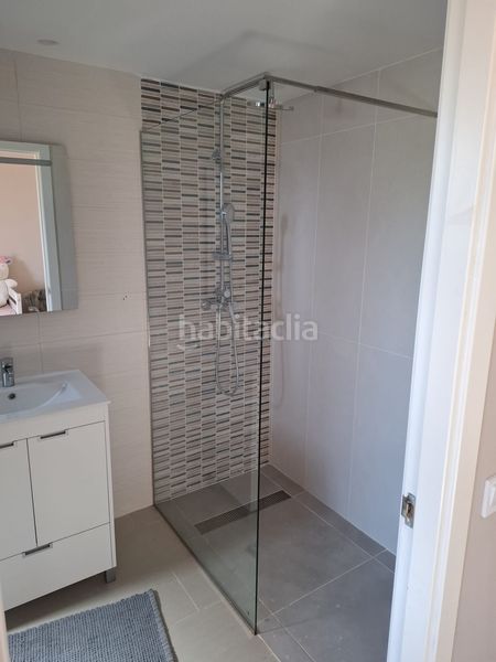 Foto c139912a-73e1-4994-9cef-c93da10a6416. Xalet amb piscina a balcón de Finestrat-terra marina Finestrat