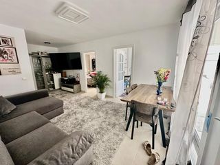 Casa adossada a Zona Carrefour - Urbanizaciones. Adosado de dos plantas con tres dormitorios y dos baños, con pis