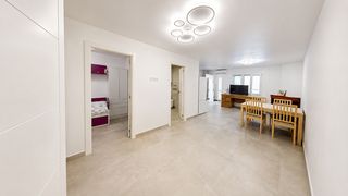 Casa a Aguas Nuevas. Bungaló sin vecinos en la planta superior, con tres dormitorios,