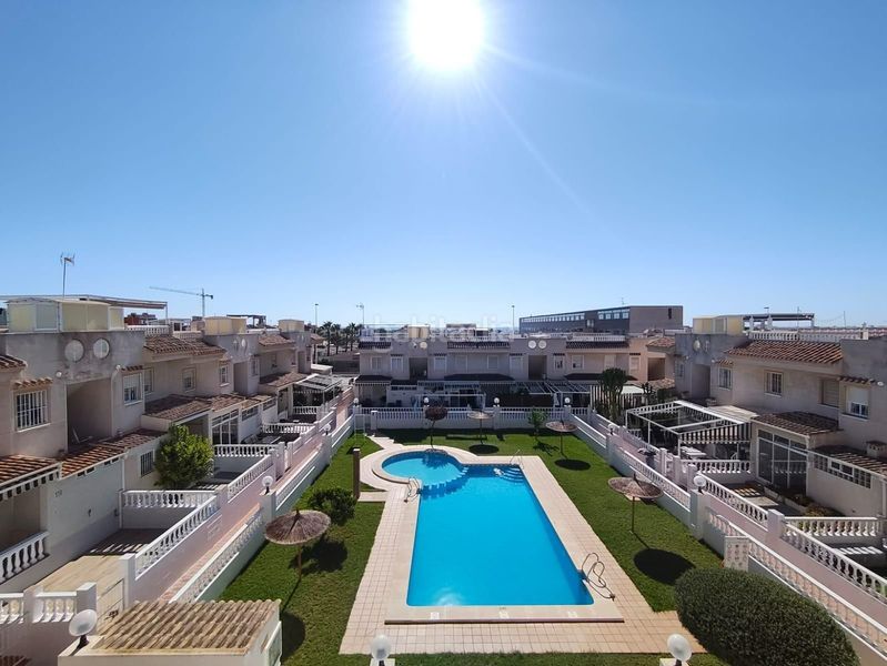 Foto 4f3d2089-493d-4a67-9114-1e06bdd94bc2. Casa amb piscina a Aguas Nuevas Torrevieja