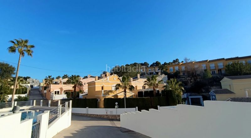 Foto abf91e45-8919-4afb-9a83-9ba867835155. Casa amb piscina a Cometa Calp