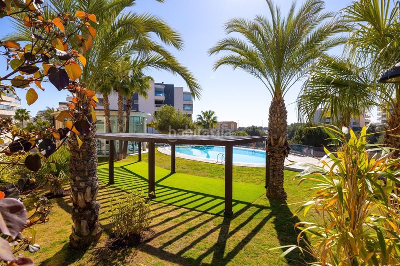 Foto 2e2b4323-0b87-44a9-9679-47e9171fe4e7. Apartament amb piscina a Villamartín-Las Filipinas Orihuela