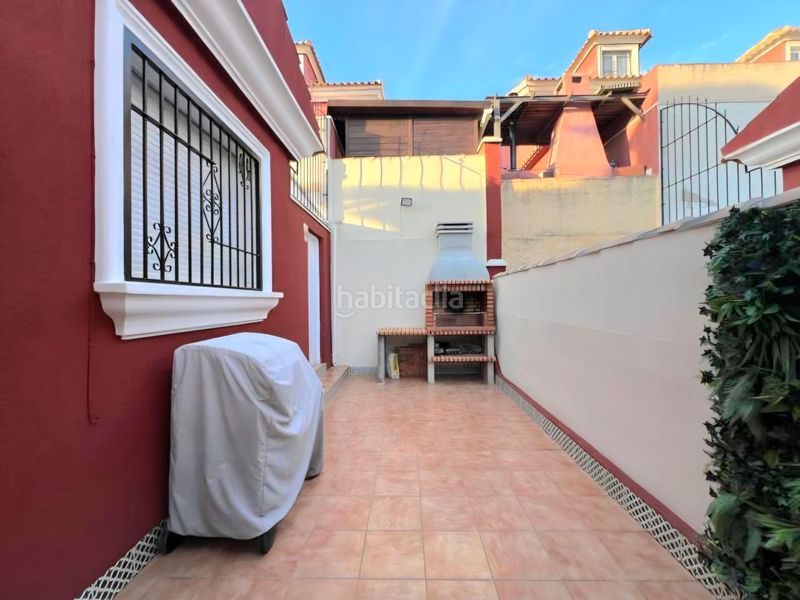 Foto be467770-c77e-402f-83e8-edf046b91afc. Casa adossada amb piscina a Los Almendros Orihuela
