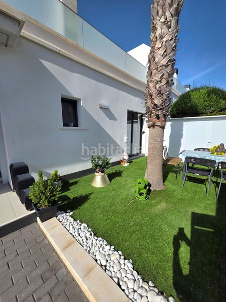 Foto 9b08eff1-42e0-40b3-a66c-160943ca9977. Casa adossada amb piscina a Lomas de Cabo Roig - Los Dolses Orihuela