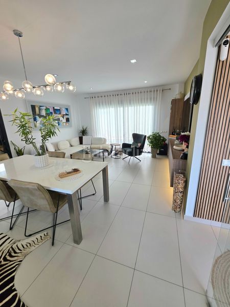 Foto a6594206-09f2-4b35-9ea7-a41e25a6acc1. Casa adossada amb piscina a Lomas de Cabo Roig - Los Dolses Orihuela
