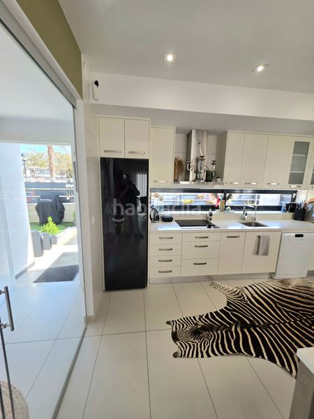 Foto b34914ec-8356-4359-bcfd-4002075df43d. Casa adossada amb piscina a Lomas de Cabo Roig - Los Dolses Orihuela