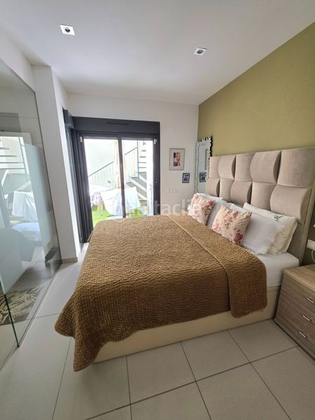 Foto c52fa7de-27a8-41cb-8c41-df99865f4299. Casa adossada amb piscina a Lomas de Cabo Roig - Los Dolses Orihuela