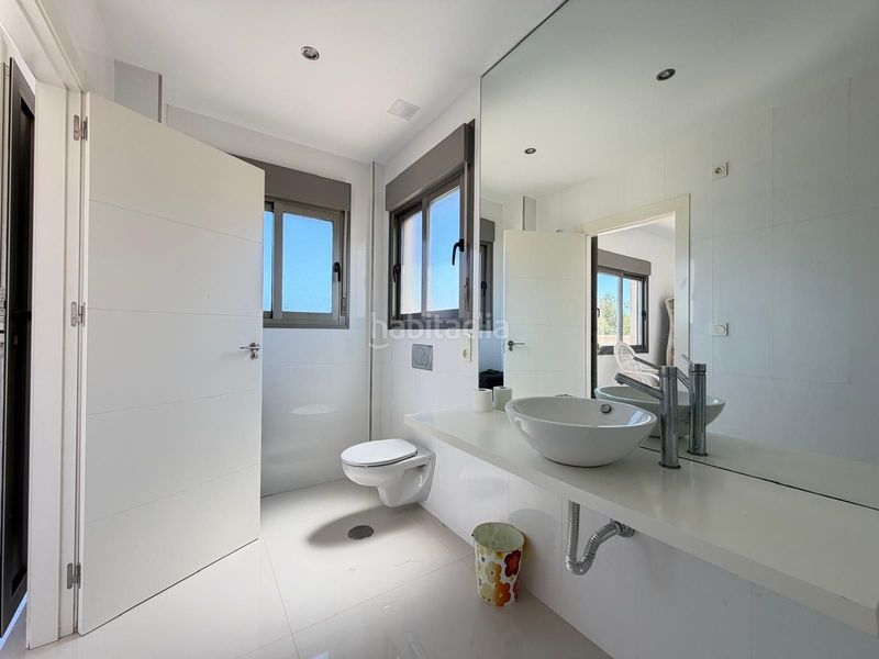 Foto d4bc85e4-2259-45f2-b3ff-e6b2c9fac0f4. Casa amb piscina a Rojales