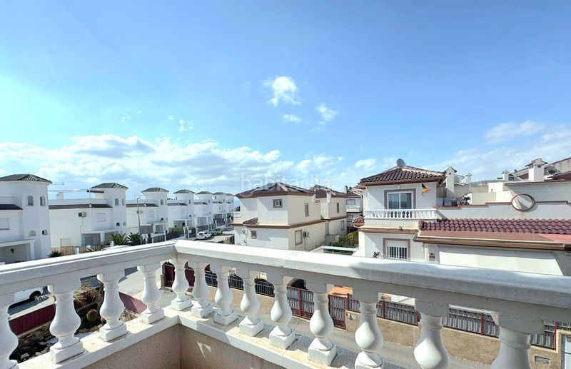 Foto 459338b4-3fa9-4bd8-b387-e0274c2c1702. Casa adossada amb piscina a San Fulgencio