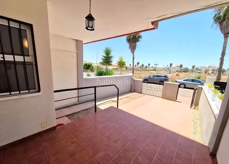 Foto d500ecaa-3b7e-4bd1-b477-e54c1b62c79d. Casa adossada amb piscina a Rojales