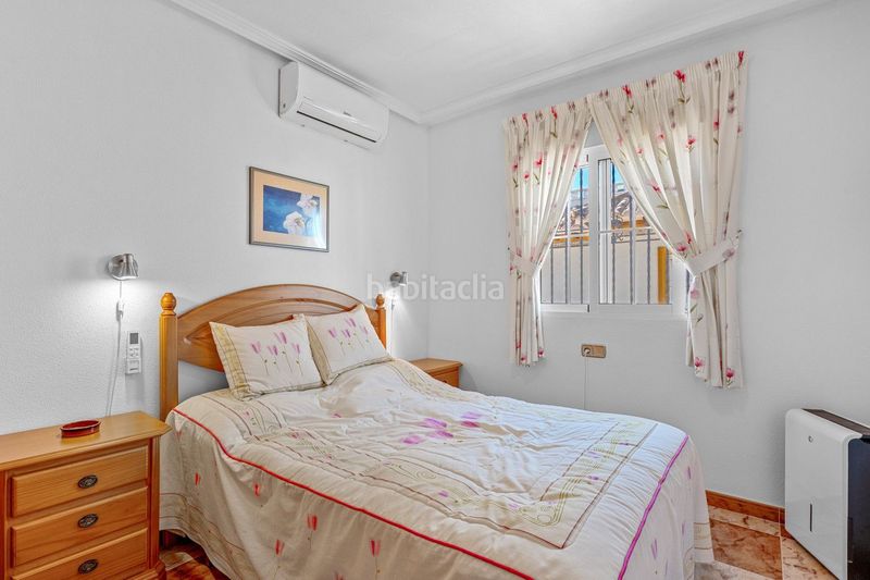 Foto 45b11c81-224e-4752-a588-ed6919028bd9. Casa adossada amb piscina a Lomas de Cabo Roig - Los Dolses Orihuela