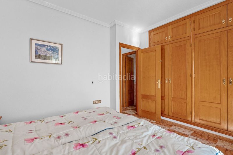 Foto 5a4ea2e5-e3fc-43fb-9884-0cc6ce75bc1c. Casa adossada amb piscina a Lomas de Cabo Roig - Los Dolses Orihuela