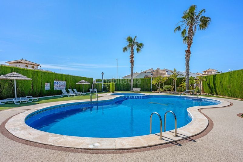 Foto 69cc9fc4-386e-491a-9e89-fa90e5893c61. Casa adossada amb piscina a Lomas de Cabo Roig - Los Dolses Orihuela