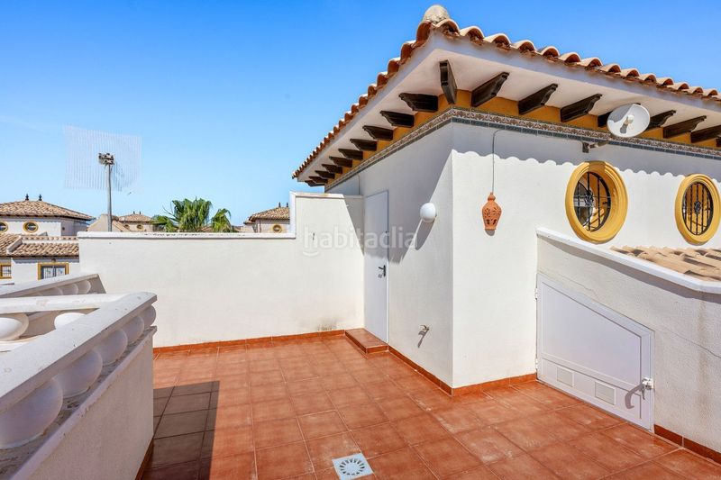 Foto 9d8c16e1-3992-4ea5-bcf9-6e1a142524b1. Casa adossada amb piscina a Lomas de Cabo Roig - Los Dolses Orihuela