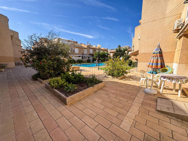 Foto 706ca8b8-7577-4397-b037-fe31c4a6a253. Casa adossada amb piscina a Zona los Frutales Torrevieja