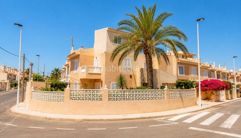 Foto c572ccde-6d26-44cb-96bd-c227d99d358c. Casa adossada amb piscina a Zona los Frutales Torrevieja
