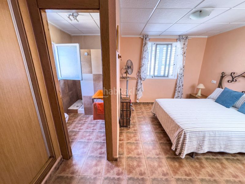 Foto c88fe6ef-b5f0-4260-8401-94fafedfac22. Casa adossada amb piscina a Zona los Frutales Torrevieja
