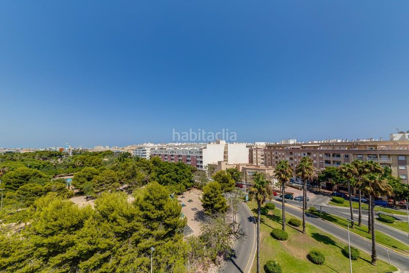 Foto 51697f7a-13ba-4532-bc92-872454a0be27. Àtic amb piscina a Parque de las Naciones Torrevieja