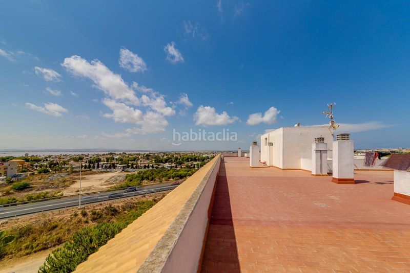 Foto c5bbcad8-b911-4ef6-a979-ce2d8c233c4a. Àtic amb piscina a Parque de las Naciones Torrevieja
