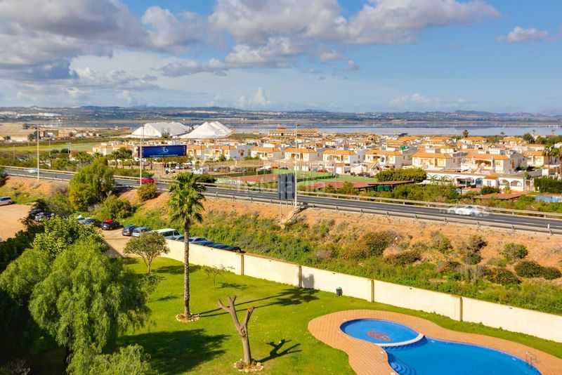 Foto cc08a3c7-c9bf-45ee-8d04-f0266f363883. Àtic amb piscina a Parque de las Naciones Torrevieja