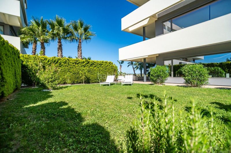 Foto ade36c60-e7d1-49b3-80c3-ea80ce4c7deb. Apartament amb calefacció a Campoamor Orihuela