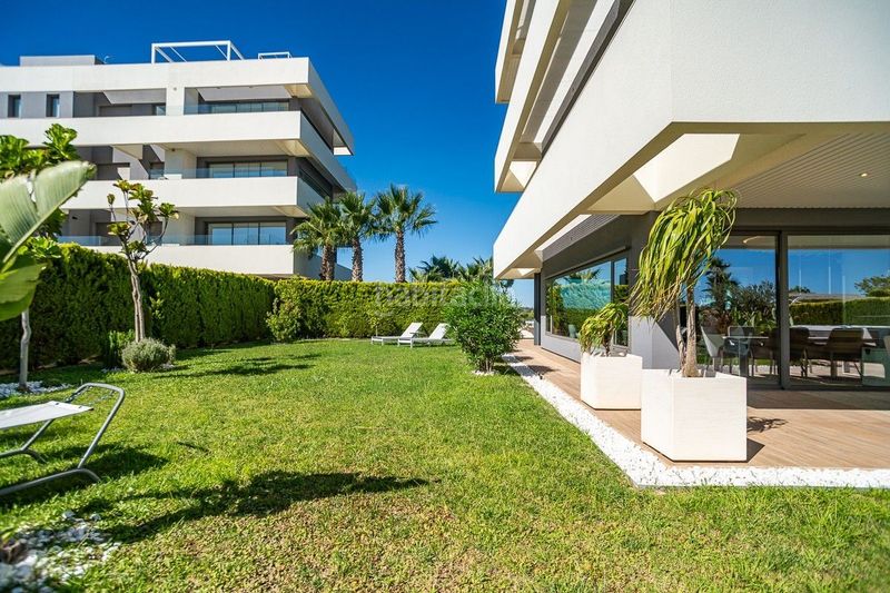 Foto dbef4bce-762a-404c-967c-0a57fe727df1. Apartament amb calefacció a Campoamor Orihuela