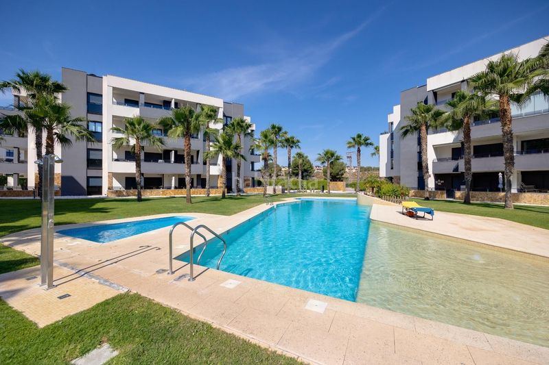 Foto 1f740345-a2f9-4d26-89d5-8df4d22cd28a. Apartament amb piscina a La Florida Orihuela