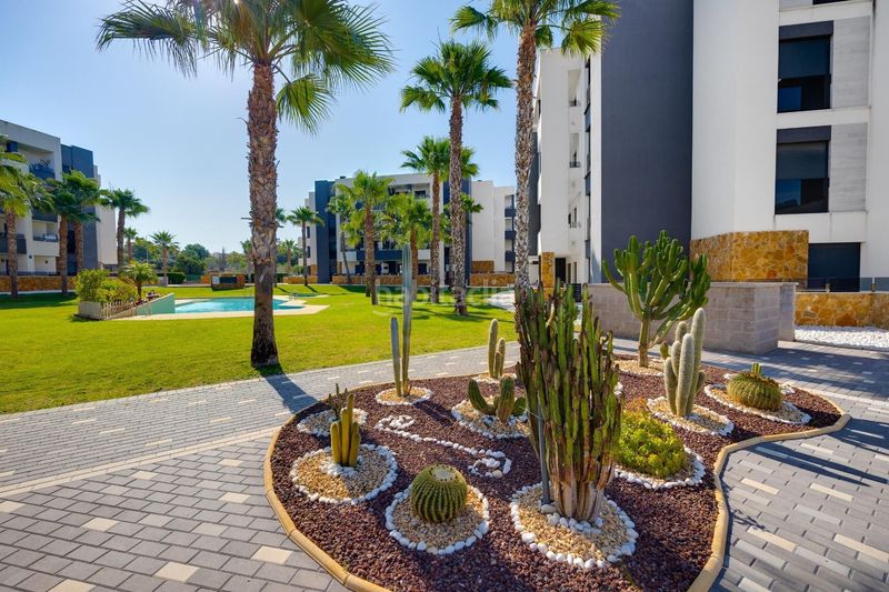 Foto 37c6a33e-9615-415c-88c1-95c5f481da4b. Apartament amb piscina a La Florida Orihuela
