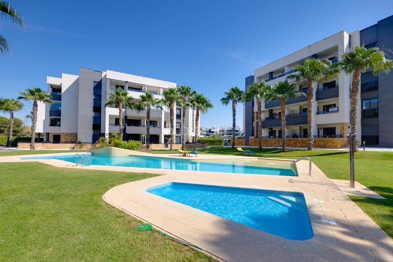 Foto 9eccf598-99db-4fa8-871d-76d177b0073f. Apartament amb piscina a La Florida Orihuela